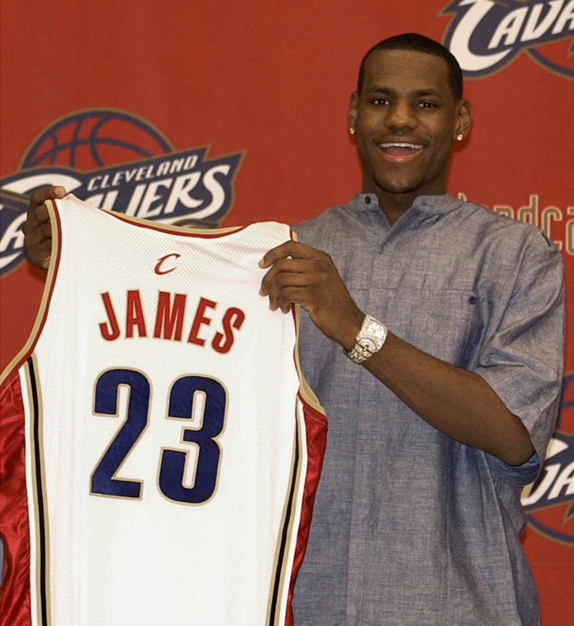 莫泰尤纳斯:即便是状元也可能没有准备好打NBA 但詹姆斯是个例外