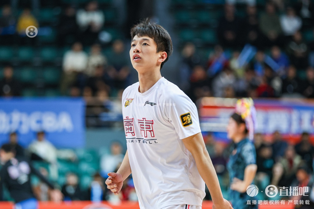 探长:杨溢的问题是无法在高端局给球队带来帮助 确实是天赋所限